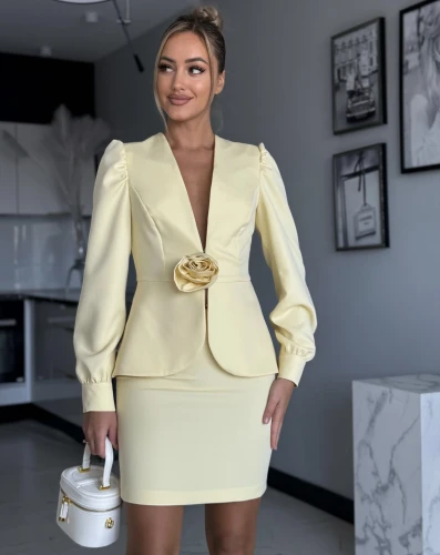 komplet-damski-isabell-marina-zolty-marynarka-spodnica.webp
