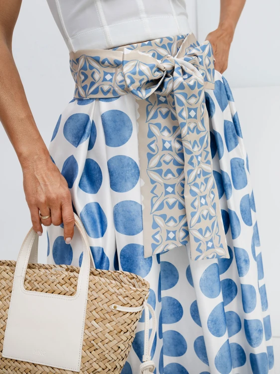 she-and-you-spodnica-maxi-grochy-niebieski-zblizenie.jpg