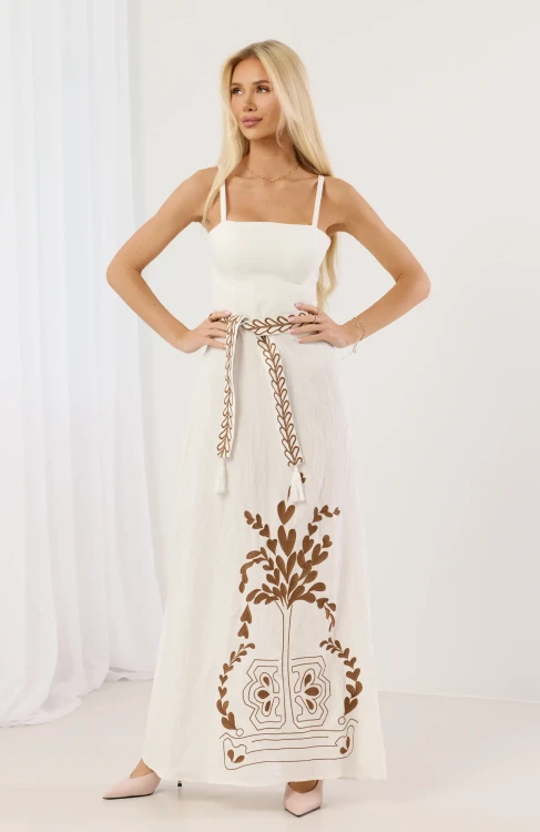 biala-sukienka-maxi-boho-z-brazowym-haftem-przod.jpg