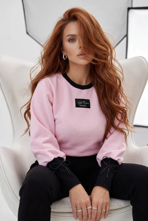 rozowa-bluza-damska-pufka-kokardki-laki-couture.jpg