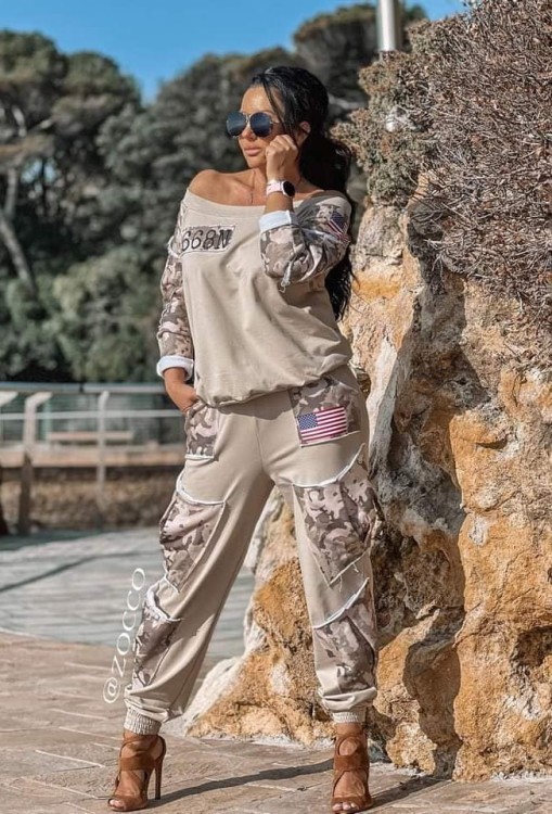 Komplet-damski-dres-w-stylu-militarnym-bluza-i-spodnie-z-dodatkiem-moro-polskiej-marki-Zocco