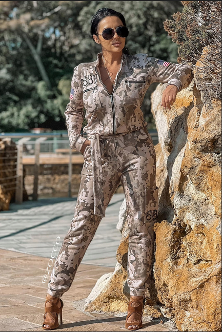 Kombinezon-damski-w-stylu-militarnym-z-bawelny-polskiej-marki-Zocco