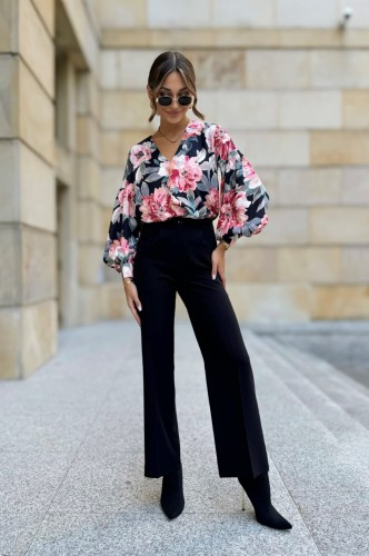 Stylowa-bluzka-damska-Diana-z-kolekcji-jesiennej-z-dekoltem-V-polskiej-marki JB Borowiecki