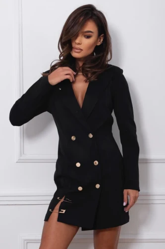 Nietuzinkowa sukienka marynarkowa dwurzędowa ze złotymi agrafkami polskiej marki LaBalancia