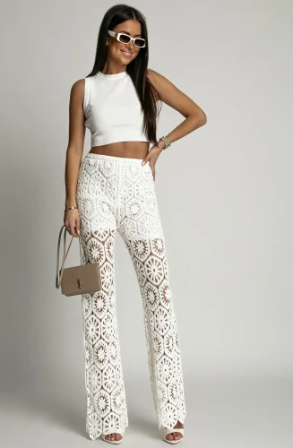 Koronkowe spodnie damskie Bali w stylu boho w kolorze ecru polskiej marki LaBalancia