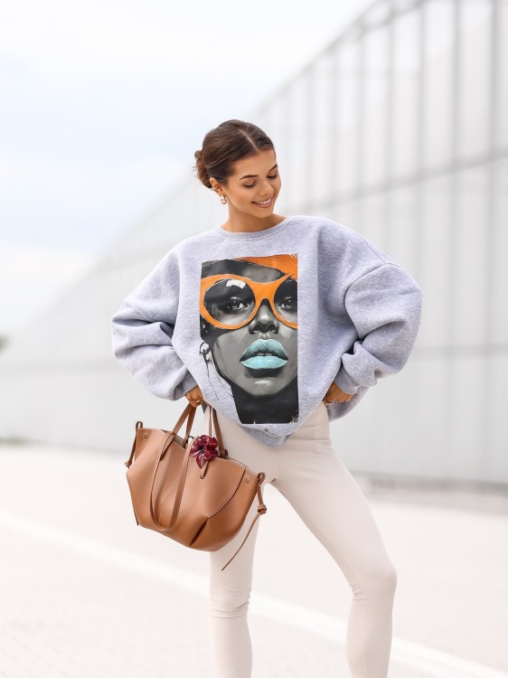 Bluza damska Blue Lips oversize Lara Fashion – Premium komfort i modny nadruk | Jesień–Zima 2025/26