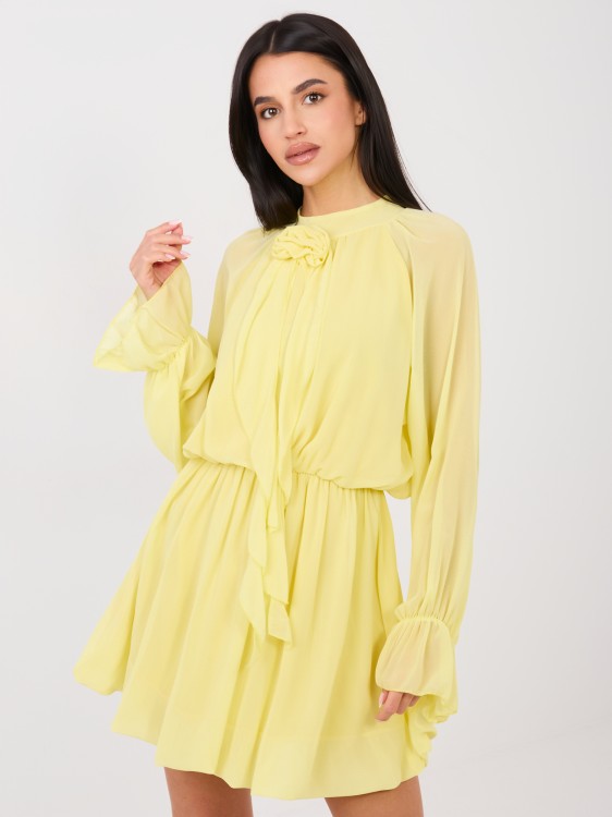 zolta-sukienka-rozkloszowana-bufiaste-rekawy.jpg