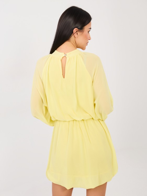 zolta-sukienka-rozkloszowana-bufiaste-rekawy-tyl.jpg